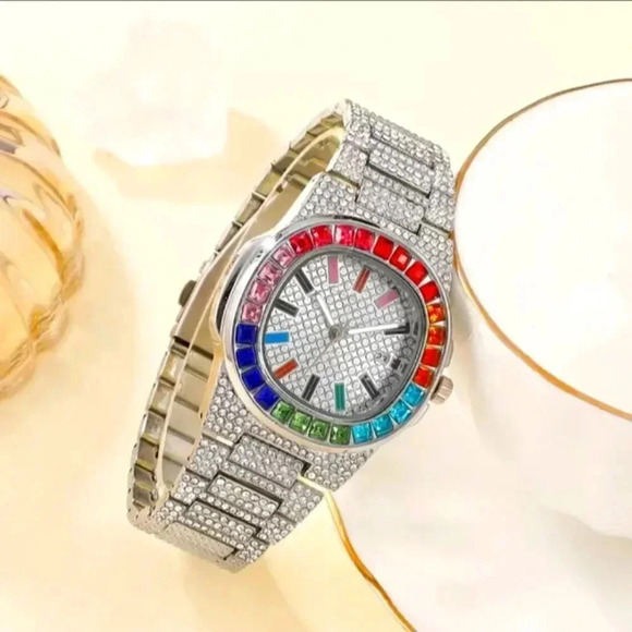 Rhinestone Decor Round Quartz Watch &  Bracelet...NWT - Picture 3 of 7